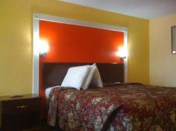 Budgetel Inn & Suites Columbus Bagian luar foto